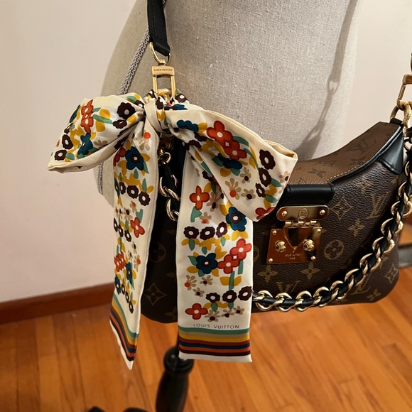 Louis Vuitton Silk Twilly Bandeau Scarf with Flower Design - Picture 2 of 6